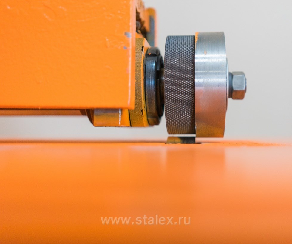 Фото 55 - Станок для продольной резки и отбортовки STALEX SBLQ-15.